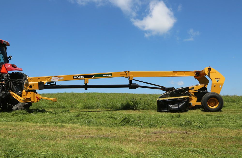 Vermeer MC4500 Mower Conditioner Cutting Hay